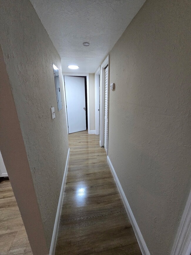 Foto del edificio - 1152 W 22nd St