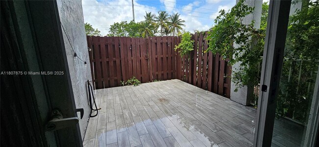 Foto del edificio - 4736 NW 114th Ave