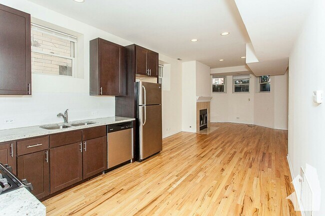 Foto del edificio - 2320 N Southport Ave