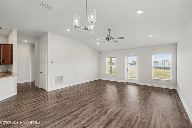 Foto del edificio - 2542 Pinwherry St NW