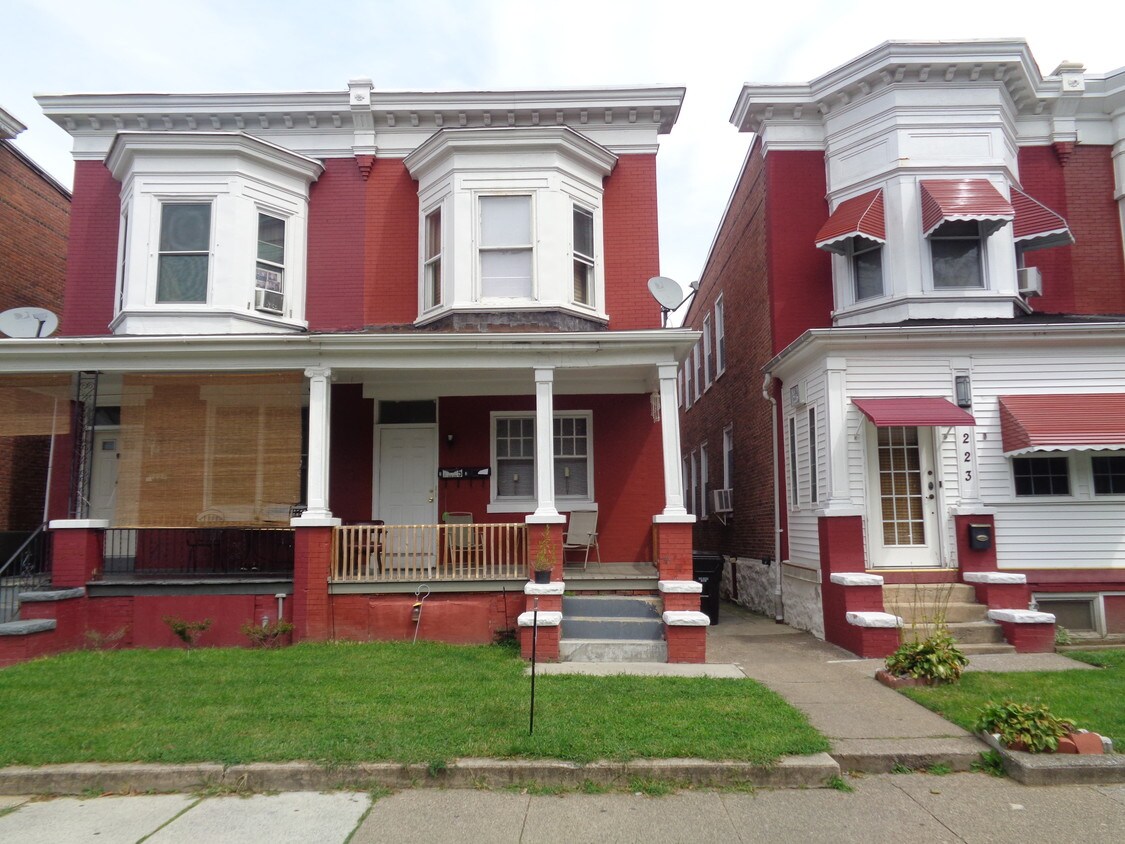 Primary Photo - 2225 N 4th St