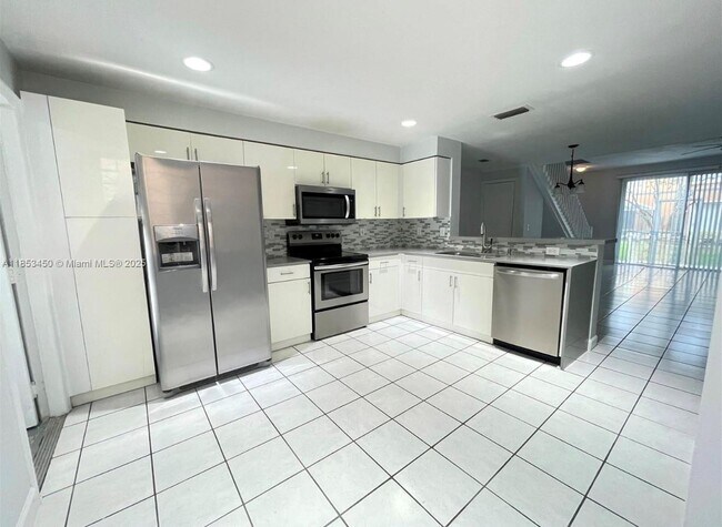 Foto del edificio - 1566 Coronado Rd