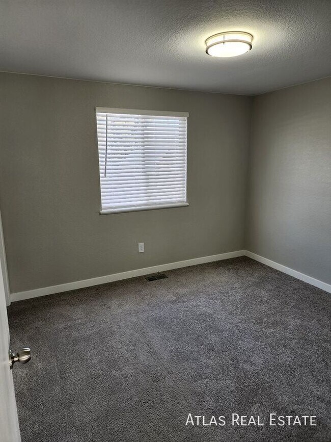 Foto del edificio - 16307 E Brunswick Pl