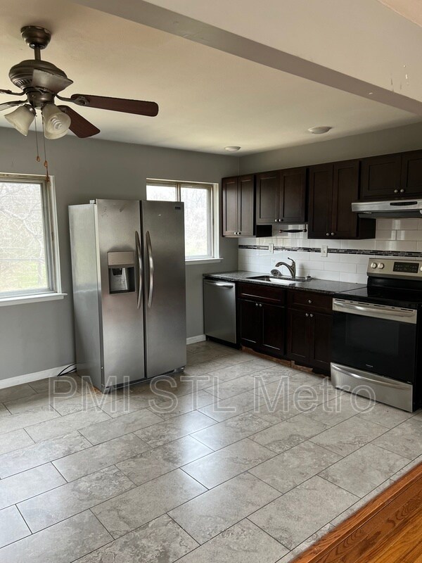 5149 Ville Maria Ln, Hazelwood, MO 63042 House Rental in Hazelwood