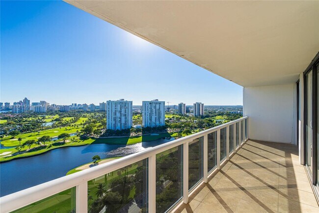 Building Photo - 3625 N Country Club Dr