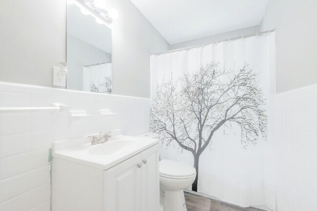 Foto del edificio - 2684 Loghaven Dr NW