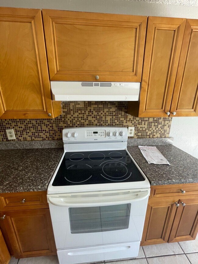 Foto del edificio - 3507 Coral Springs Dr