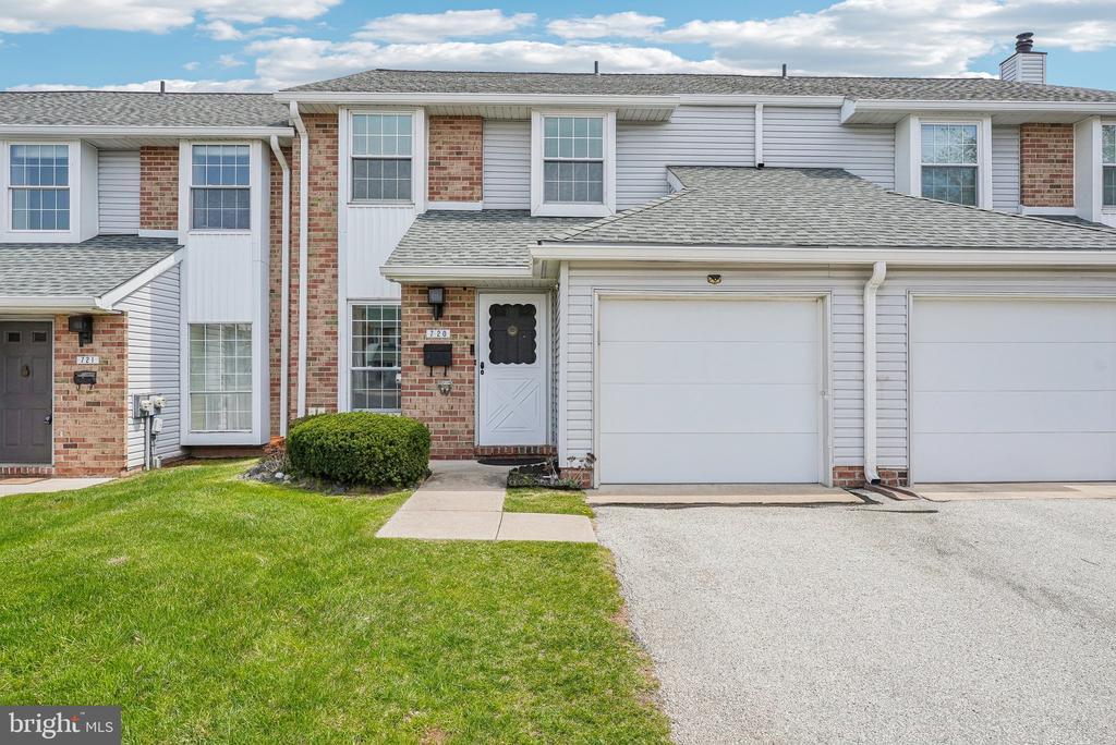 Foto principal - 720 Springhouse Ct