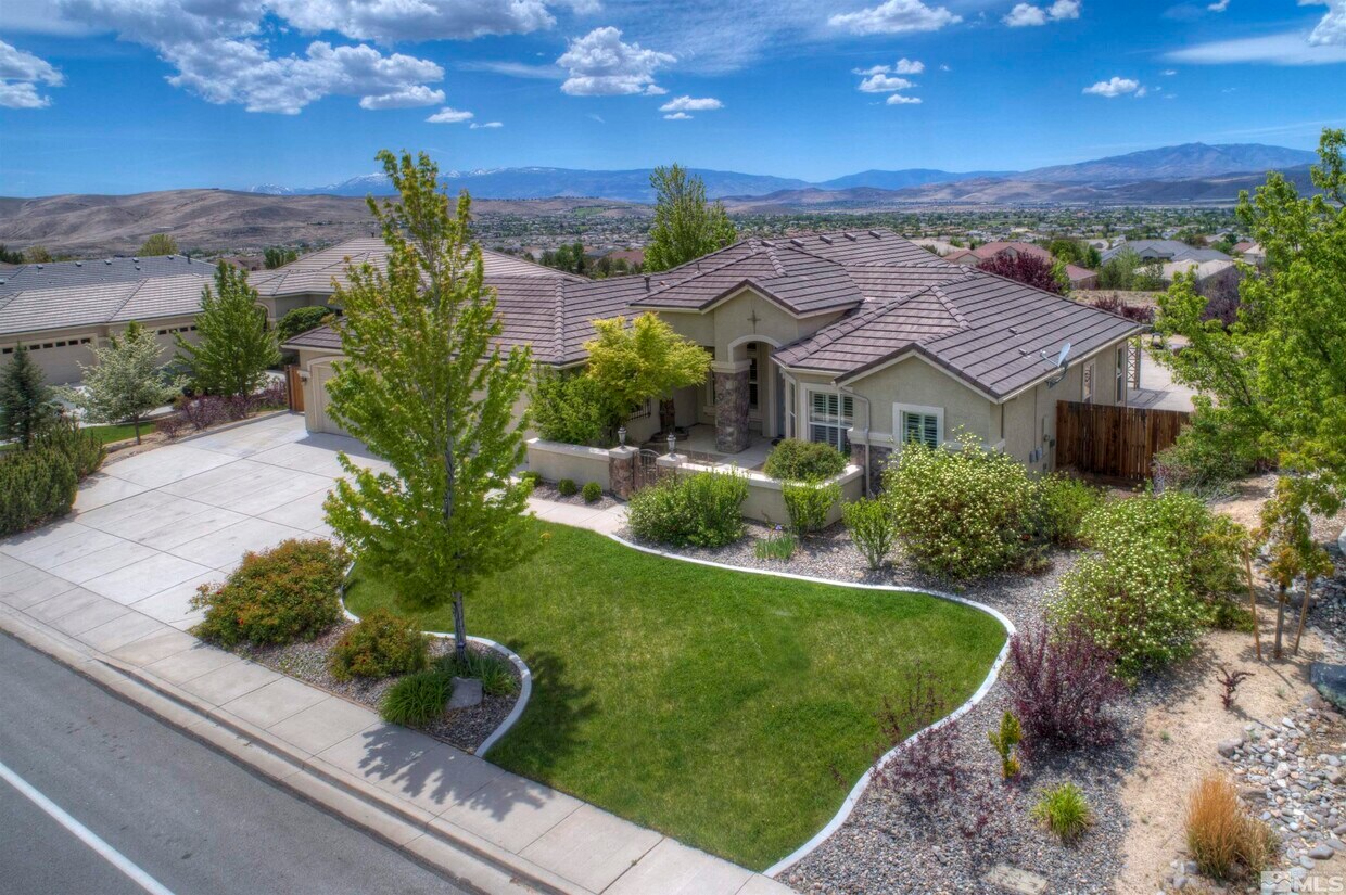 Primary Photo - 3649 Desert Fox Dr
