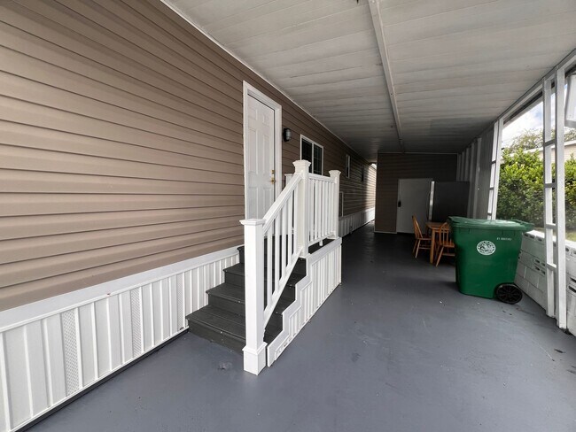 Foto del edificio - The absolute cutest rental you'll see - 2/2 mobile home in Davie 55+ community