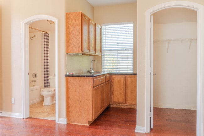 Building Photo - 329 Kiawah River Dr