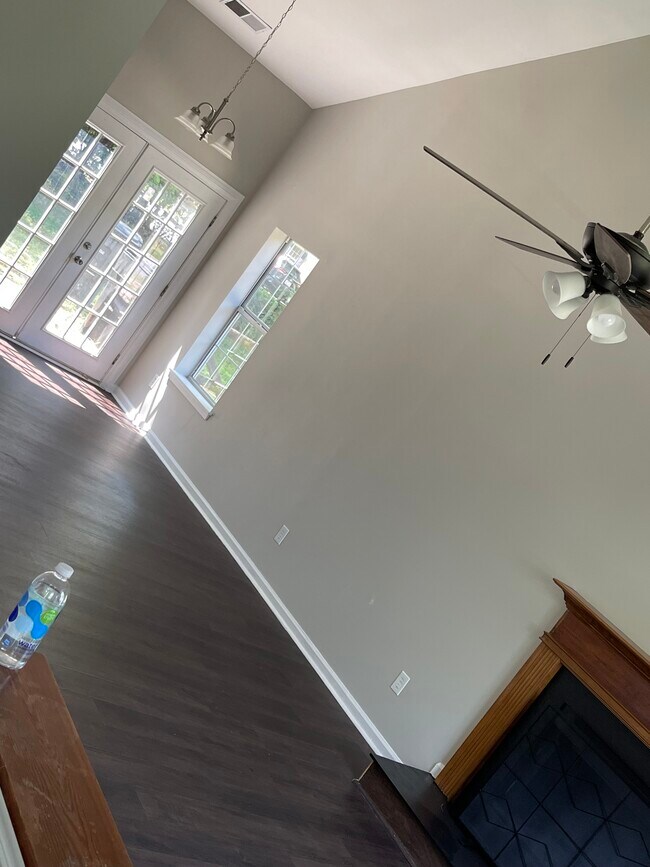 Foto del edificio - 7825 Royce Hall Ln