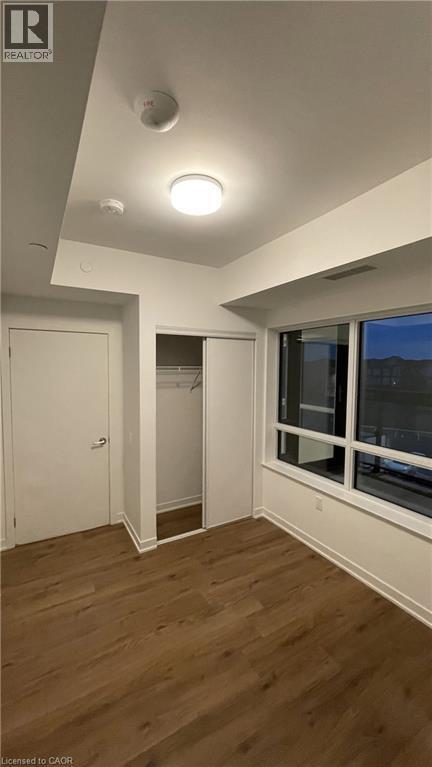 Building Photo - 395 Dundas St W