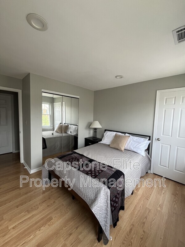 Building Photo - 35 Rutgers Dr