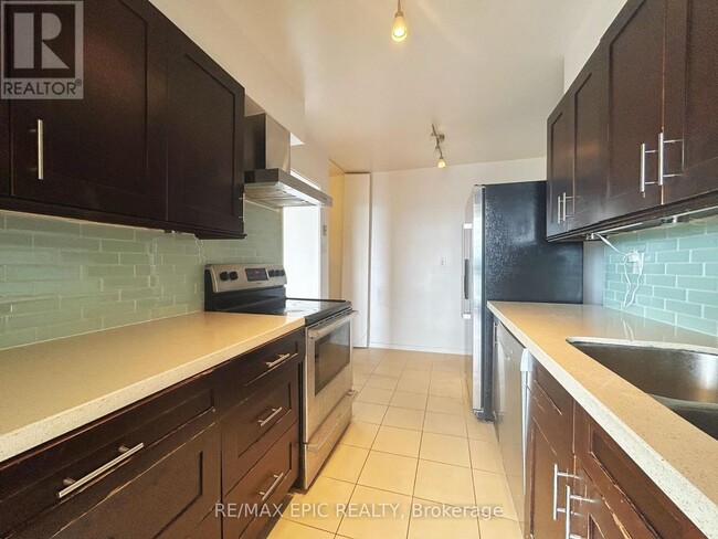 Building Photo - 350 Seneca Hill Dr