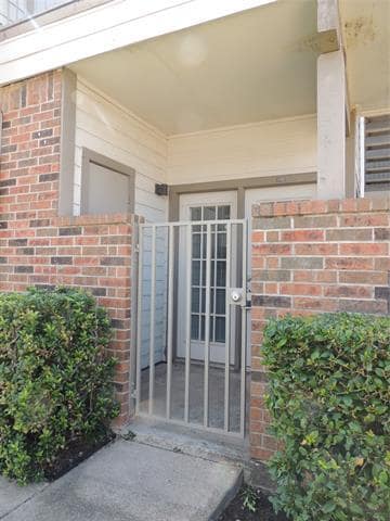 Building Photo - 3125 Sondra Dr