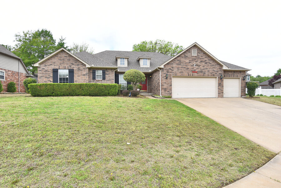 Primary Photo - Forest Ridge house with all the Forest Rid...