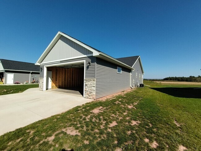 Foto del edificio - 449/451 Longwood Lane - 451