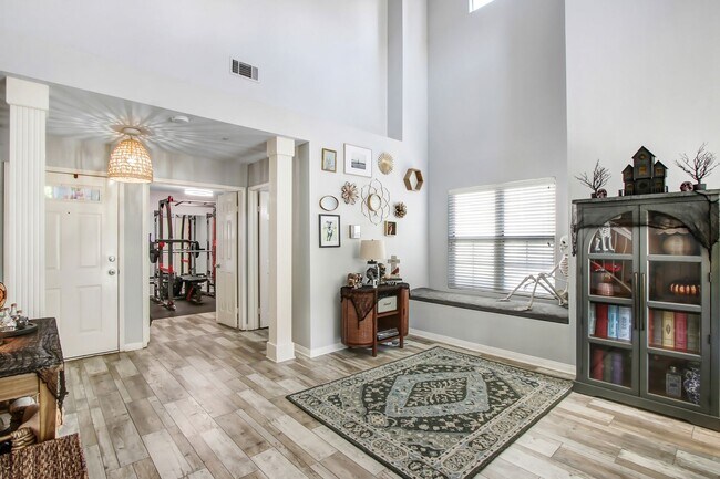 Photo - Available now! Unique opportunity to rent ... House