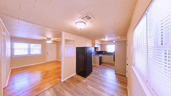 Foto del edificio - 1725 NW 48th St