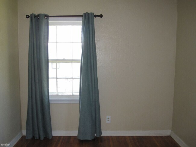 Foto del edificio - 3 br, 1 bath House - 3621 Cline Road