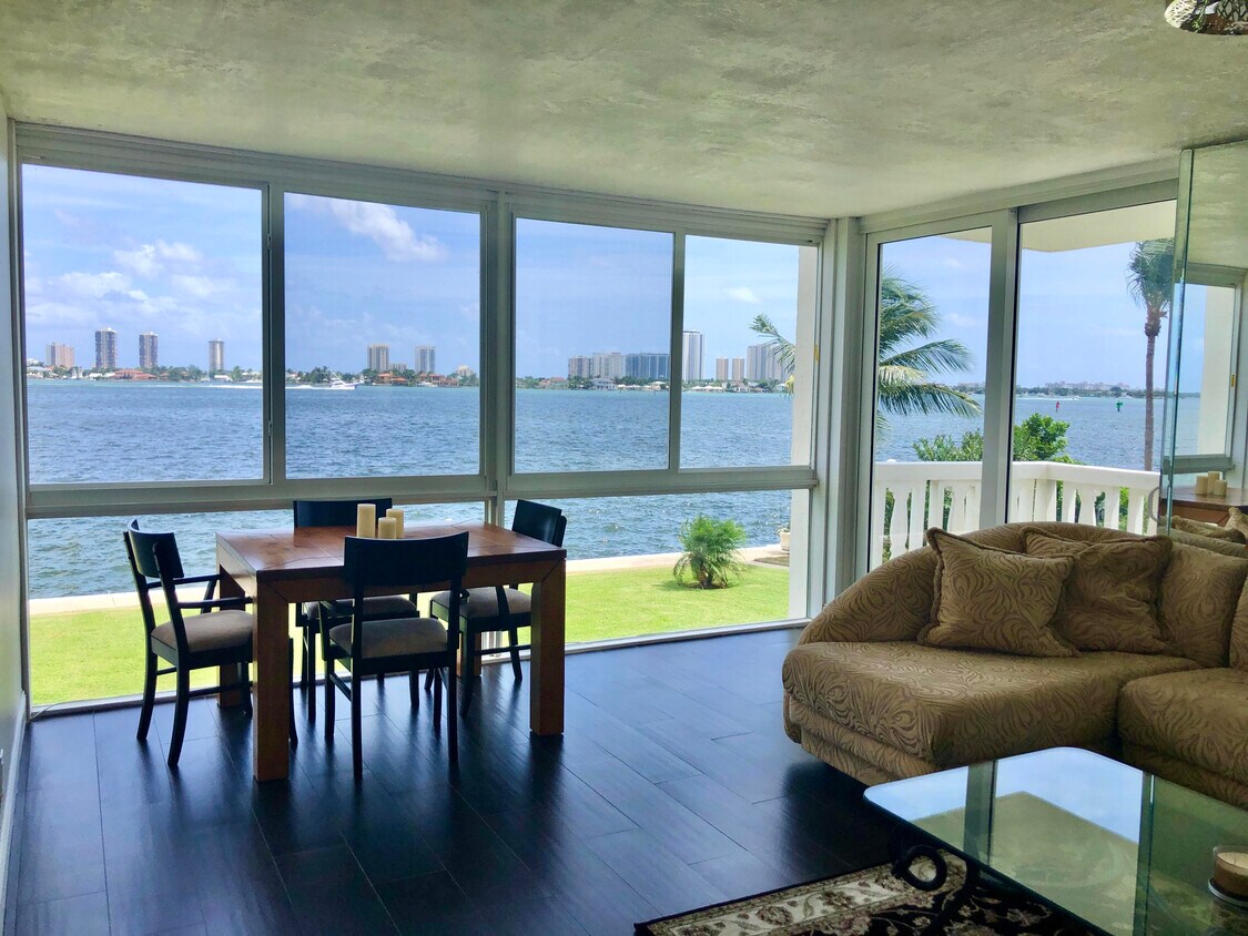 301 Lake Shore Dr Unit 207, Lake Park, FL 33403 Condo for Rent in
