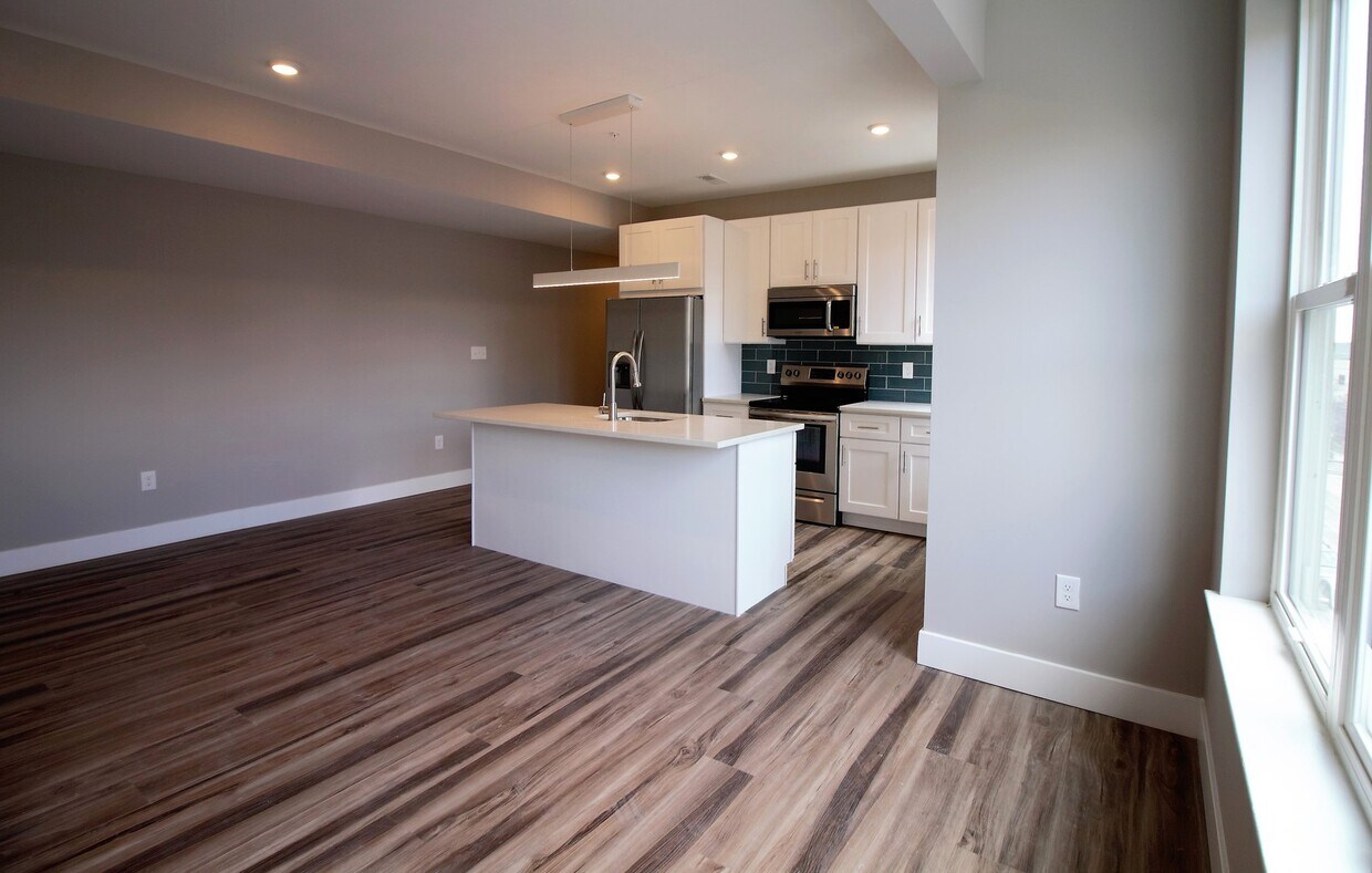 Foto principal - 4134 Chester Avenue