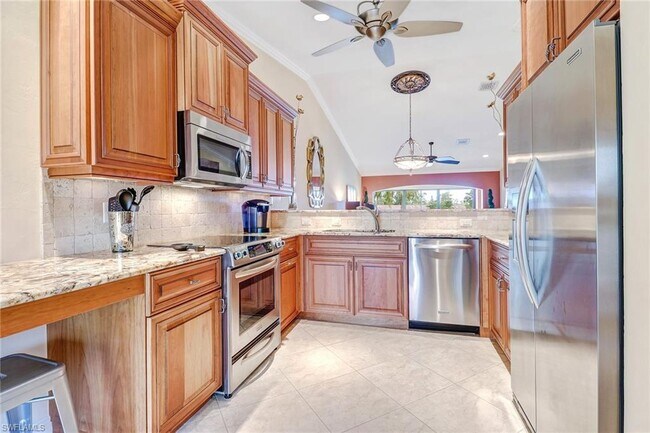 Kitchen - 206 Foxtail Ct