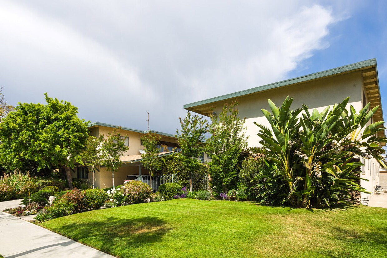 Foto principal - 5418 Willowcrest Ave