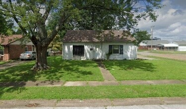 Building Photo - 3900 Placid Pl W