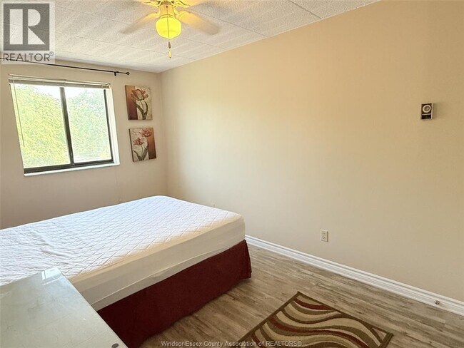 Photo du bâtiment - 360 Tecumseh Rd W