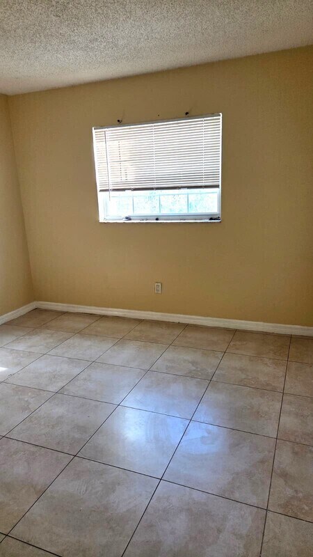 Foto del edificio - 38 S Ortman Dr