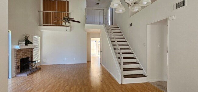 Foto del edificio - 11841 Spring Grove Dr