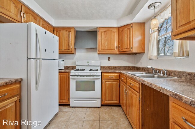 Foto del edificio - 2 br, 1 bath House - 62 Lakewood Avenue