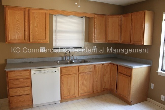 Building Photo - 210 NE 88th St