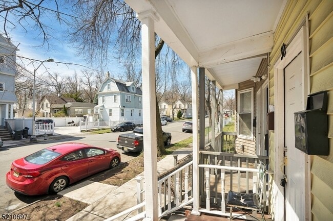 Building Photo - 30 Linden Ave