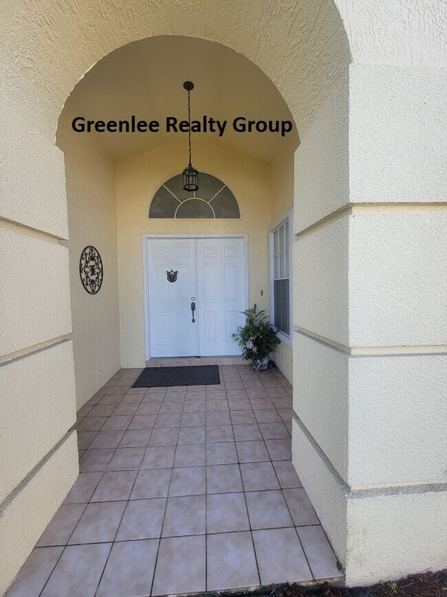 Foto del edificio - 2/2/2 Short Term Furnished Pool Home!- 3 month minimum lease