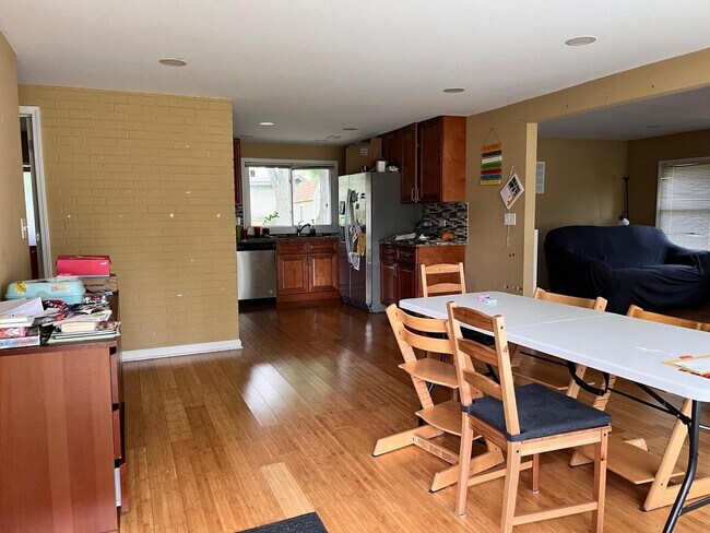 Foto del edificio - 236 Wellesley Ct