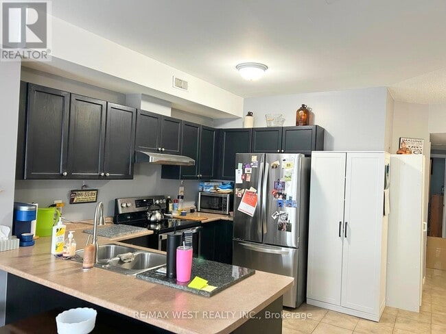 Building Photo - 358 Edgehill Dr