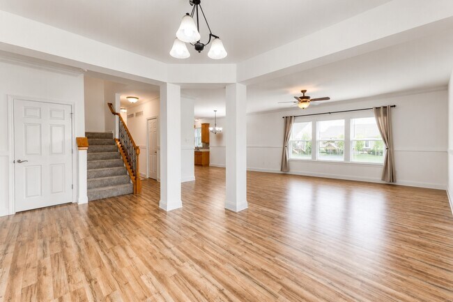 Foto del edificio - 1824 English Oak Dr