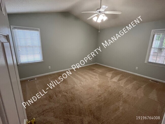 Foto del edificio - 6520 Westborough Dr