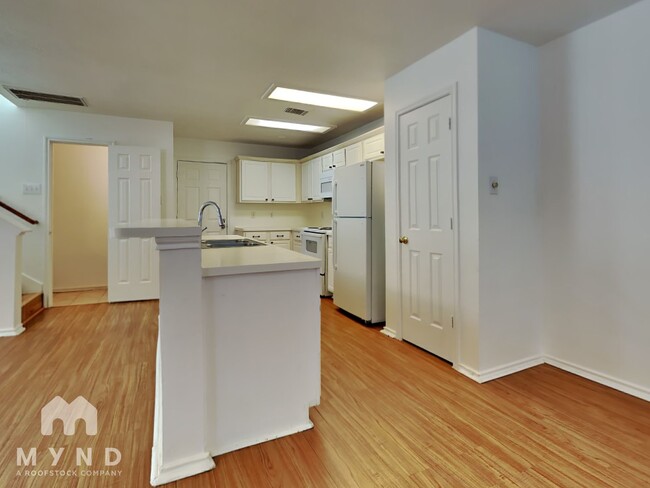 Building Photo - 130 S Walden Elms Cir