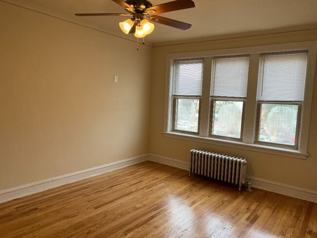 Building Photo - 2043 N Cicero Ave