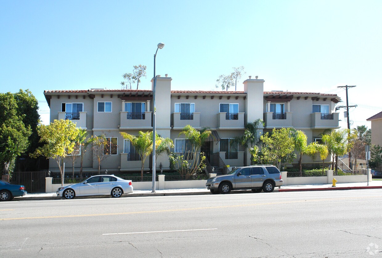 4904 Laurel Canyon Blvd, Valley Village, CA 91607 Rentals in Valley