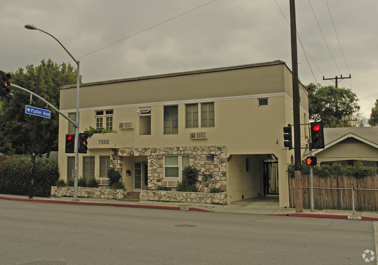 Building Photo - 7292 Fountain Ave