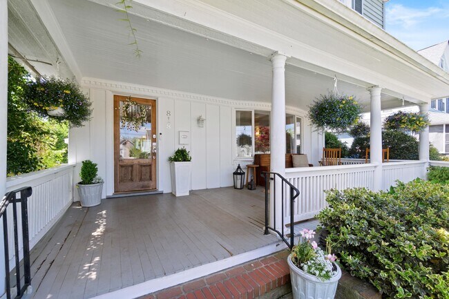 Foto del edificio - 818 Trenton Ave