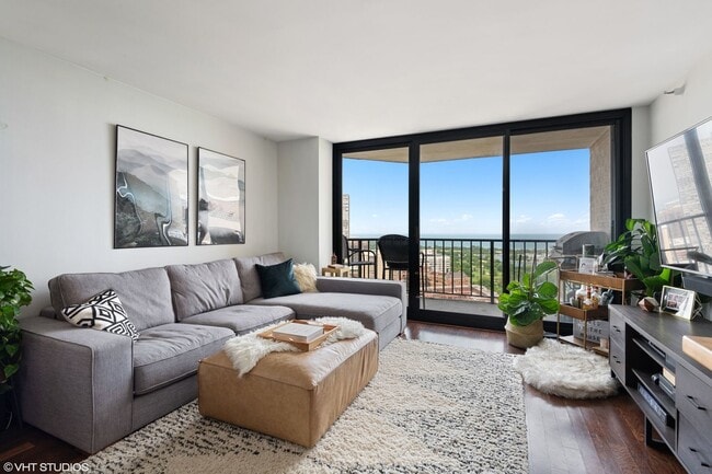 Building Photo - Lakeview with amazing Lake View 1bed/1bath is available for rent now!