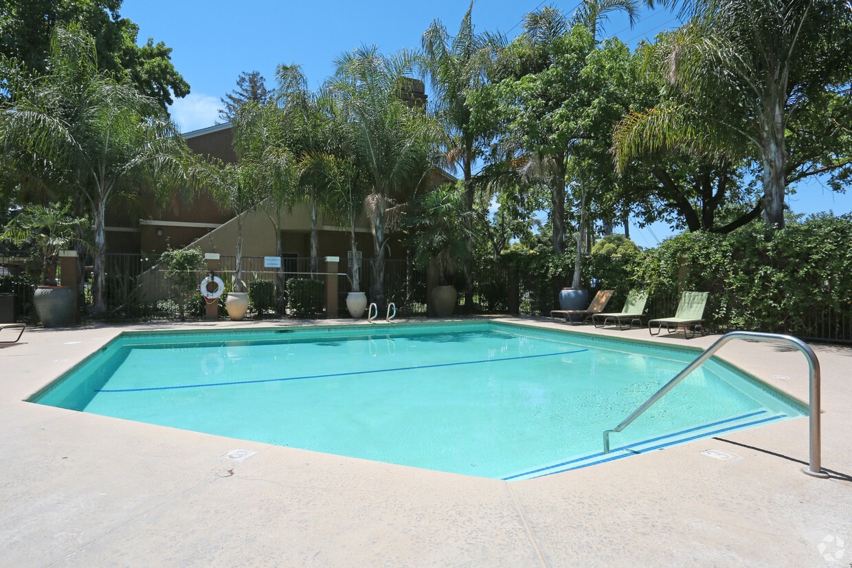 Foto principal - Willow Grove Apartments