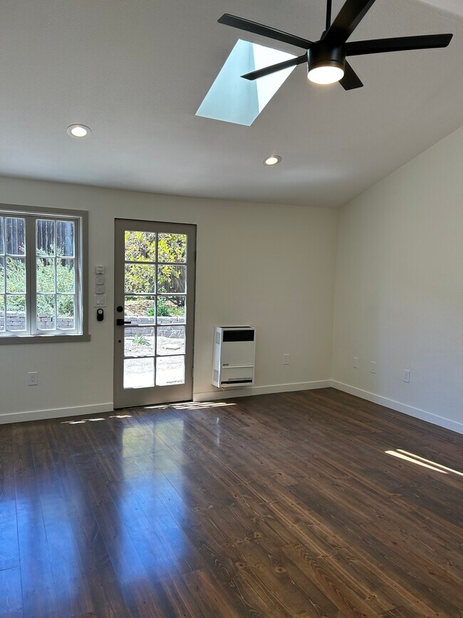 Foto del edificio - 823 Murray Ave