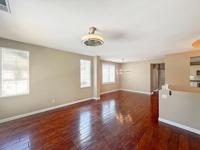 Building Photo - Spacious 3BR/2.5BA Home with Gated Communi...